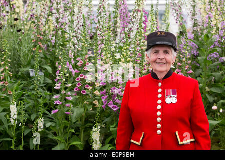 London, UK. 18. Mai 2014. Chelsea Rentner sind die ersten "inspizieren" die Schaugärten und zeigt bei Chelsea Flower Show. Die Vorbereitungen sind im Gange für den Start von der Chelsea Flower Show 2014 nächste Woche. Foto: Nick Savage/Alamy Live-Nachrichten Stockfoto