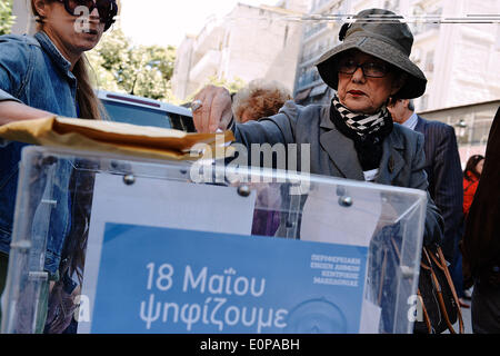 Thessaloniki, Griechenland. 18. Mai 2014. Referendum für das Thema Wasser-Privatisierung in Thessaloniki Credit: Giannis Papanikos/NurPhoto/ZUMAPRESS.com/Alamy Live News Stockfoto