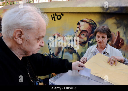 Thessaloniki, Griechenland. 18. Mai 2014. Referendum für das Thema Wasser-Privatisierung in Thessaloniki Credit: Giannis Papanikos/NurPhoto/ZUMAPRESS.com/Alamy Live News Stockfoto