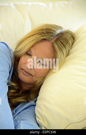 Porträt einer träumende Frau Stockfoto