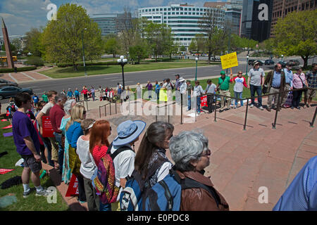 Denver, Colorado. Umweltschützer Rallye des Colorado State Capitol gegen die geplante Keystone XL-Pipeline, die Sande Öl aus Kanada, der US-Golfküste transportieren würde. Bildnachweis: Jim West/Alamy Live-Nachrichten Stockfoto