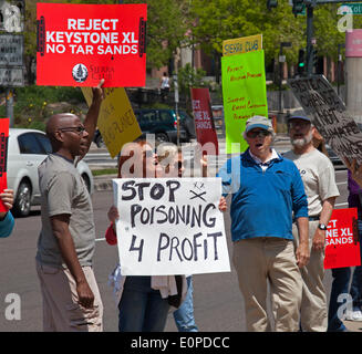 Denver, Colorado. Umweltschützer Rallye des Colorado State Capitol gegen die geplante Keystone XL-Pipeline, die Sande Öl aus Kanada, der US-Golfküste transportieren würde. Bildnachweis: Jim West/Alamy Live-Nachrichten Stockfoto