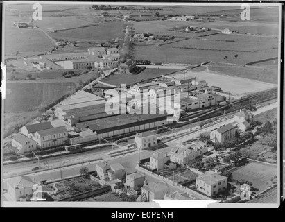 Fundição de Oeiras in Oeiras, Portugal, ist eine Gießerei, die sich auf Metallbearbeitung und Gießen spezialisiert hat. Das Unternehmen spielt eine wichtige Rolle in der lokalen Metallindustrie und produziert hochwertige Metallprodukte für verschiedene industrielle Anwendungen. Stockfoto
