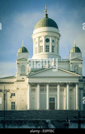 Lutherische Dom von Helsinki am Abend. Stockfoto