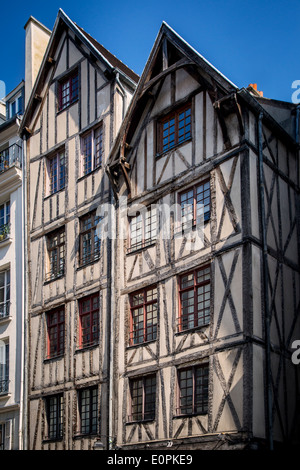 Ältesten Häuser in Paris, 15. Jahrhundert Fachwerk Häusern entlang Rue Francois Miron, Paris Frankreich Stockfoto