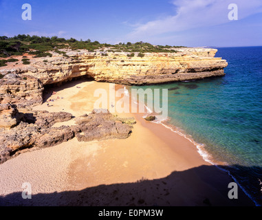 Albandeira Strand in der Nähe von Carvoeiro Algarve Portugal Stockfoto