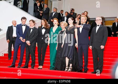 17. Mai 2014 - Cannes, Ca, Frankreich - Thierry Fremaux, französische Kultur Minister Aurelie Filippetti, Lea Seydoux, Bertrand Bonello, Gaspard Ulliel, Jeremie Renier, Amira Casar, Aymeline Valade Cast Saint-Laurent Premiere.Cannes Film Festival 2014.Cannes, France.May 17, 2014. (Kredit-Bild: © Roger Harvey/Globe Photos/ZUMAPRESS.com) Stockfoto