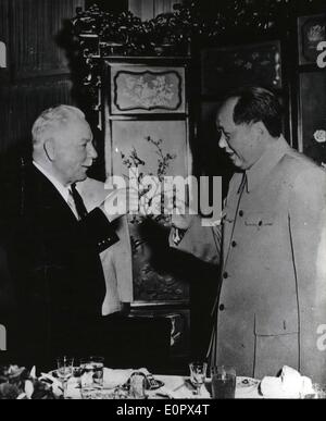 4. April 1957 - staatliche Bankett in Ehre des Vorochilov in Peking: Herr Mao-Tse-Tung, Präsident von Rotchina, gab ein Staatsbankett Stockfoto