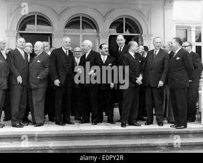 Familienbild aus der NATO-Konferenz in Bonn Stockfoto