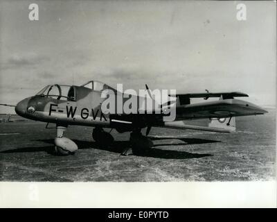 5. Mai 1957 - Luft-und Raumfahrtausstellung Ã ¢ Â'¬â €œ A zwei-Sitzer Polizei Flugzeug Potez 75 mit einem Motor Portez (500 PS) ausgestattet Kreuzfahrt Stockfoto