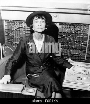 Coco Chanel auf einen Flug vom Flughafen Orly Stockfoto