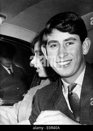 Prinz Charles und Prinzessin Anne verlassen für die Schule in Australien Stockfoto