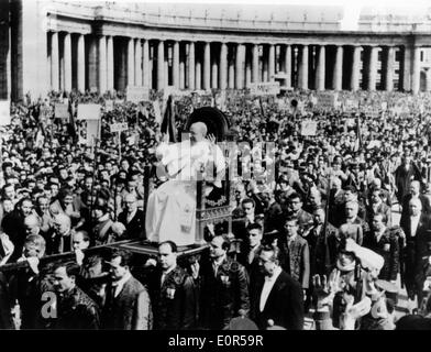 Papst Pius XII Segen das Volk von Rom Stockfoto