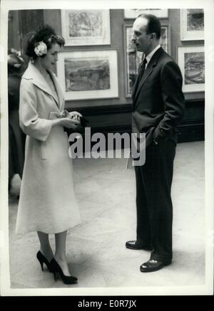 5. Mai 1958 - Royal Academy Private Ansicht Tag. Foto zeigt die Gräfin von Dalkieth und dem Künstler JR Mertol chatten in der Galerie während der Vernissage von der königlichen Akademie-Ausstellung im Burlington House. (Herr Marton lackiert die feine Porträt der Gräfin ist in der Ausstellung) Stockfoto