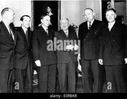 Sechs der 1958 Nobelpreisträger Stockfoto