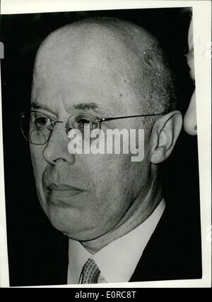 12. Dezember 1958 - der neue Ministerpräsident der Niederlande. das Foto zeigt Professor Dr. L.u.m. Beel der neue Ministerpräsident der Niederlande. Stockfoto