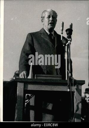 12. Dezember 1958 - The Prime Minister öffnet Großbritanniens neue Autobahn: Herr MacMillan eröffnete gestern die 8 1/2 Meile Preston Autobahn Stockfoto