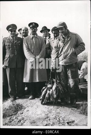 1. Januar 1959 - ein guter Tag der libanesische Premier mit seiner Beute am Lake Mariout 12. Januar 1959 übernommen. Stockfoto