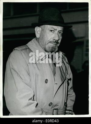 3. März 1959 - Autor John Steinbeck kommt bei Plymouth: Arthur ("Grapes Of Wrath'') Steinbeck segelte in Plymouth mit seinem Stockfoto