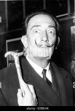 Salvador Dali, Ankunft an der Victoria Station Stockfoto