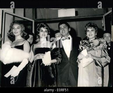 5. Mai 1959 - Cannes Film Festival: The Mexican Screen stars die Teilnahme an dem Festival. Von links nach rechts: Lorena Velasques, Ariana Welter, Augustin De Anda und Anna Dertha Lege. Stockfoto