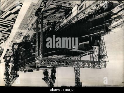 6. Juni 1959 - neue Französisch-Liner '' France'' in St-Nazaire "Arbeit auf dem gleichen Dock wo '' Normandie'' in Saint-Nazaire gebaut wurde Stockfoto