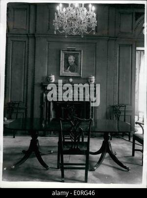 8. August 1959 - wo bleibt Präsident Eisenhower während seines Besuchs in London. Foto zeigt: Dies ist das Esszimmer der Familie in Stockfoto