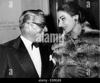 Aristotle Onassis wirft Partei für Maria Callas Stockfoto