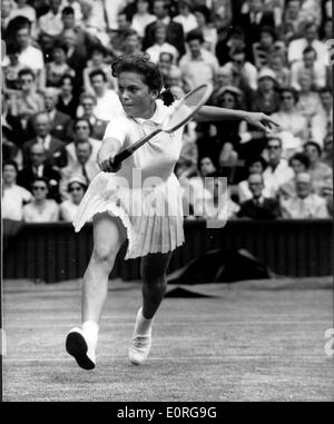 Tennis Spieler Edda Buding im Wettbewerb in Wimbledon Stockfoto