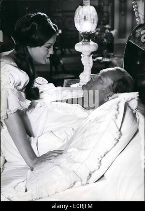 10. Oktober 1959 - Romy und Quark als Liebespaar: in den Farbfilm '' Katje, der nicht gekrönten Kaiserin '' unter der Regie von Robert Siodmak (Robert Siodmak). in dem Film unter der Regie von genommen in Paris und Wien Romy Schneider (Romy Schneider) und Curd Jürgens (Curd Jürgens) zum ersten Mal zusammen spielen. Curd Jürgens übernimmt den Part der Sterne Alexander II. von Russland, und Romy Schneider ist Prinzessin Katharina Dolgerouke (Kathrina Dolgorouki), seine Geliebte Katja dessen Krähen durch eine Bombe Angriff verhindert wird. Das Szenario wurde von Charles Spaak (Charles Spaak) anhand von historischen Dokumenten geschrieben. Stockfoto