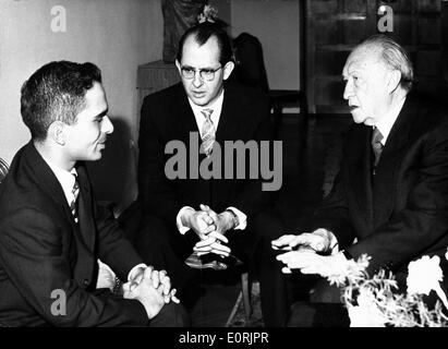 König Hussein von Jordanien besucht Konrad Adenauer Stockfoto