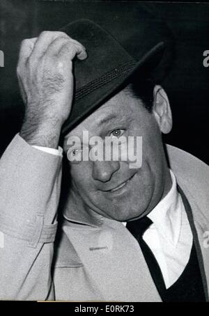 10. Oktober 1959 - William Holden in Berlin: der amerikanische Schauspieler William Holden am 13. Oktober in Berlin angekommen, um die Orte zu besuchen, wo seinen neuen film '' der Mann in der Mitte '' genommen werden. Der Film erzählt von einem Fall von Spionage im zweiten Weltkrieg und wird nächstes Jahr in Berlin getroffen werden. Stockfoto