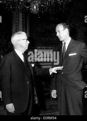 1. Januar 1960 - Datei Foto: ca. 1960er Jahre, Ort unbekannt. HENRY HAMMILL FOWLER (5. September, 1908ÐJanuary 3, 2000) war ein US-amerikanischer Jurist und Politiker. Stockfoto