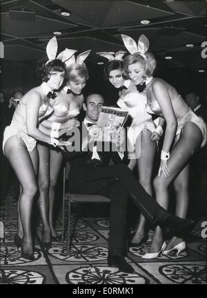 1. Januar 1960 - '' Hasen '' - hergestellt in Deutschland.: macht die Ausgabe Haus das bekannte amerikanische Magazin "Playboy", bei einer Cooktailparty im Rahmen der Frankfurter Buchmesse einzuführen Stockfoto