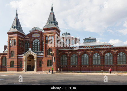 Außenseite des Arts and Industries Building der Smithsonian Institution in Washington DC, USA Stockfoto