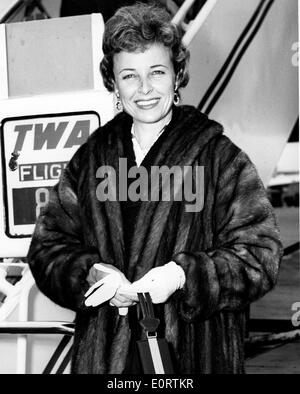 Schauspielerin Doris Day boarding eines TWA Jet-Streams Stockfoto