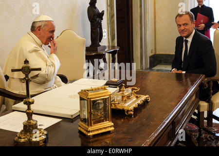 Vatikanstadt 19. Mai 2014 Papst Francis trifft mit dem Ministerpräsidenten der Republik Polen, Donald Tusk Stockfoto