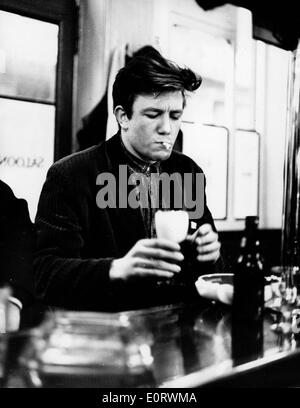 Schauspieler Albert Finney in der Bar im Filmszene Stockfoto