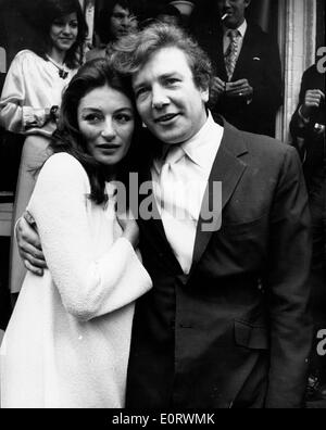 Schauspieler Albert Finney heiratet Anouk Aimée Stockfoto