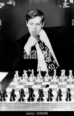 Großmeister Bobby Fischer konkurriert in Übereinstimmung Stockfoto