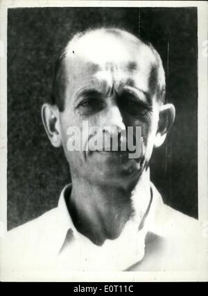 6. Juni 1960 - erste Porträt von ADOLF EICHMANN seit Gefangennahme durch israelische Geheimdienst-Agenten... Dies ist das erste Porträt von Adolf Eichmann, ehemaliger Nazi-SS-Oberst behauptete, der weltweit berüchtigsten Killer hat heute von seinen Entführern israelischen Geheimdienst Männer sein... Ihm wird vorgeworfen, die schreckliche effiziente System der Massenvernichtung der Juden zwischen den Jahren 1938-1945 von Gaskammer und anderer Methoden zu organisieren. Eichmann, der jetzt 53 in Argentinien von Geheimagenten der israelischen Regierung nach Monaten sorgfältiger Untersuchung verhaftet wurde. Stockfoto
