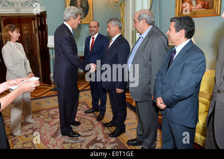 Secretary Kerry begrüßt Mitglieder der syrischen Opposition Koalition Stockfoto