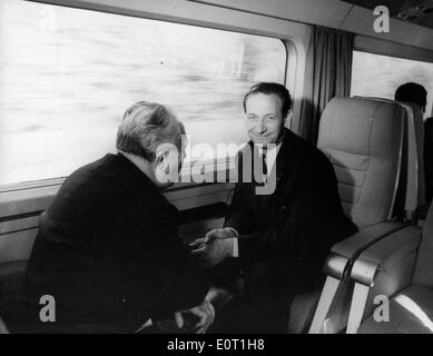 Fußball Trainer Robert Galley reitet auf dem Zug Stockfoto