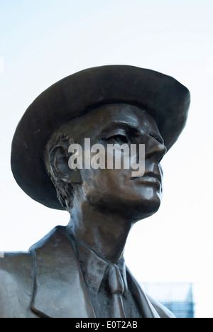 Detail des Bildhauers Imre Varga Statue des ungarischen Komponisten Bela Bartok, South Kensington, London, England Stockfoto