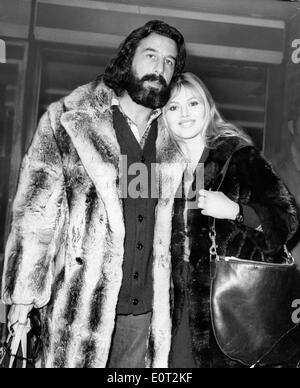 Schauspieler Britt Ekland und Peter Sellers Stockfoto