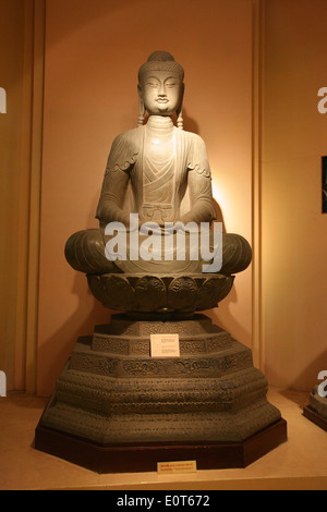 Antike Buddha-Statue in das National History Museum in Hanoi. Stockfoto