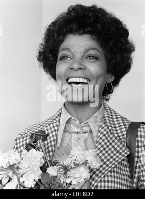 Ruby Dee am Set der TV-Show, "Police Woman", Episode, 'Target Black',' Airdate 1. August 1975 Stockfoto