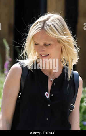 London, UK. 19. Mai 2014. 2014 RHS Chelsea Flower Show. Jo Whiley besucht... Bild von Julie Edwards/Alamy Live-Nachrichten Stockfoto