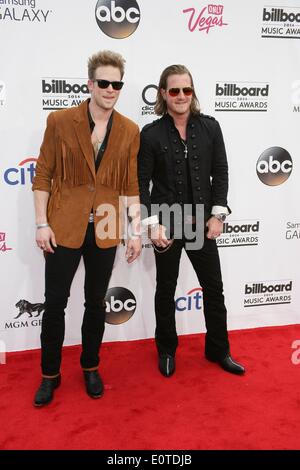 Las Vegas, NV, USA. 18. Mai 2014. Brian Kelley, Tyler Hubbard, Florida Georgia Line im Ankunftsbereich für 2014 Billboard Music Awards - Ankünfte Teil 3, MGM Grand Garden Arena, Las Vegas, NV 18. Mai 2014. © James Atoa/Everett Collection/Alamy Live-Nachrichten Stockfoto