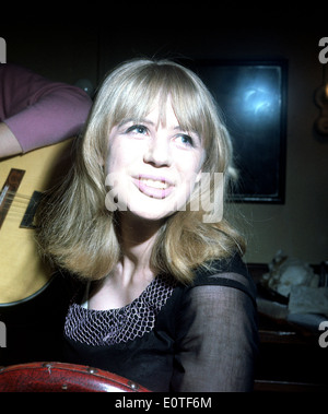 MARIANNE treu UK-Pop-Sängerin im Jahr 1965. Foto Tony Gale Stockfoto